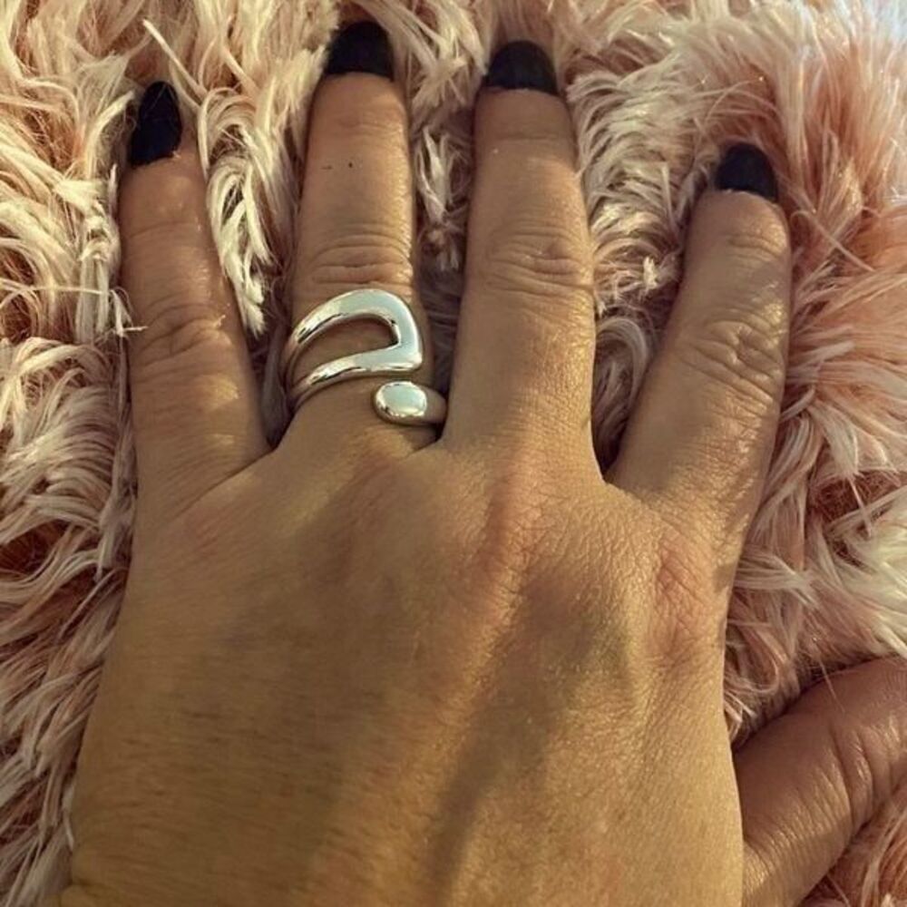 The Whitney Silver 925 adjustable modern statement ring - Picture 3 of 12